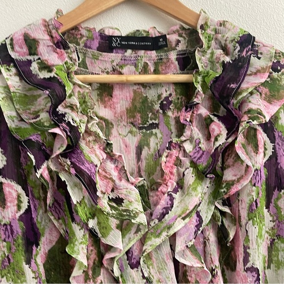 NEW YORK & COMPANY LAVENDER, PINK, & GREEN LONG SLEEVE RUFFLE LIGHTWEIGHT TOP - Picture 5 of 10